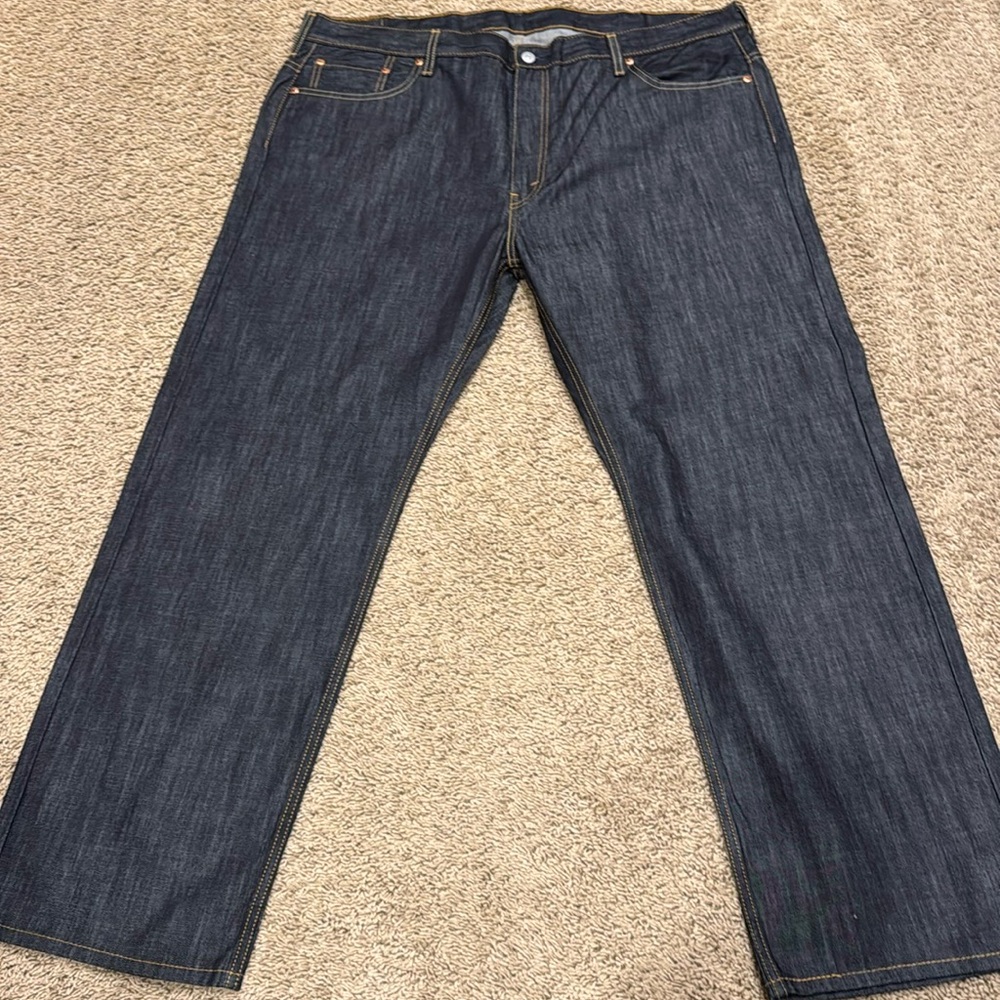Levi Strauss & Co in very good condition. Dark blue. Size 42 W and 32 L